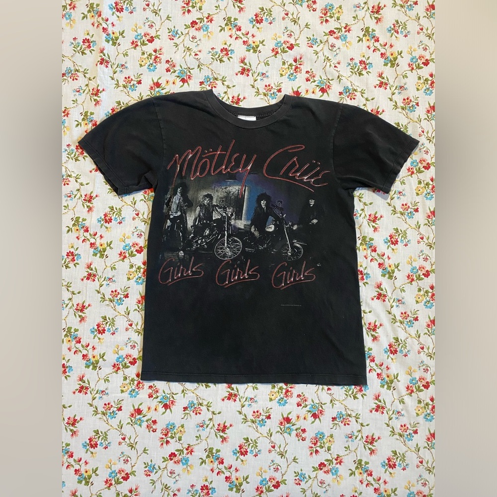 Motley Crüe vintage t shirt, 2007, sizeS-M, very soft!